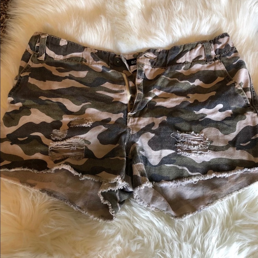 Army printed shorts
